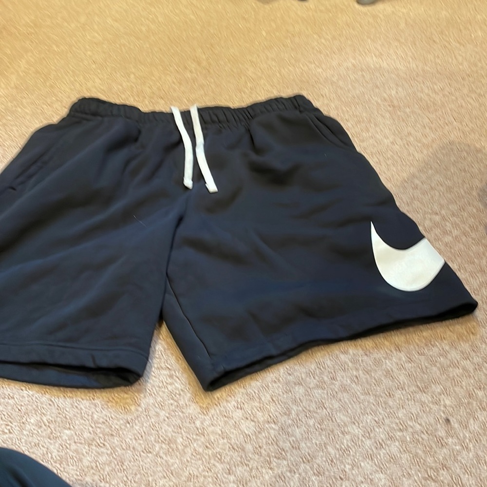 Nike men’s shorts size XL black  80% cotton 20% polyester